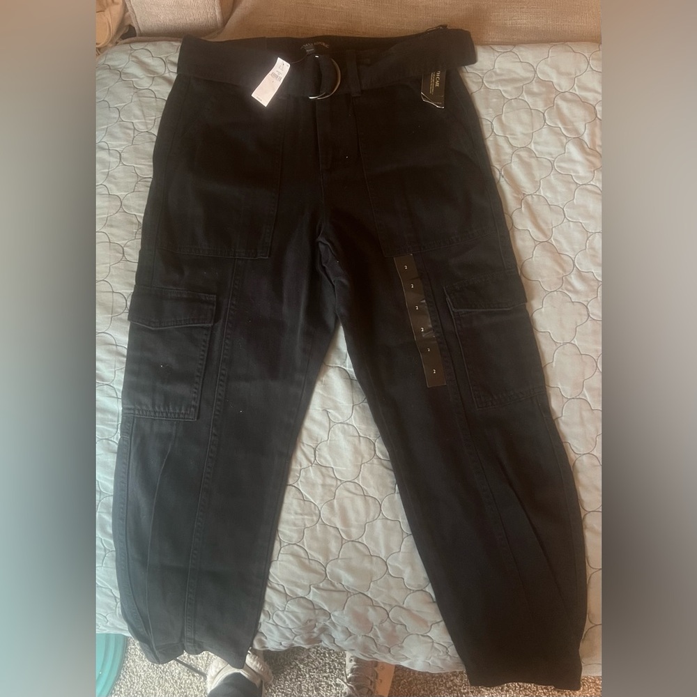 Banana Republic pants women’s size 2 black, never worn with tags
